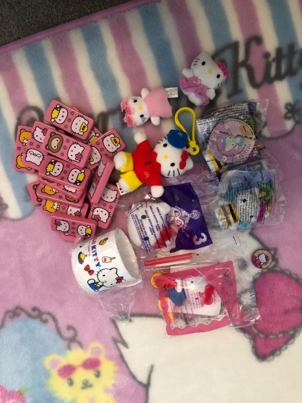 McDonald’s Sanrio hello kitty LOT 18 piece mahjong - Picture 7 of 7